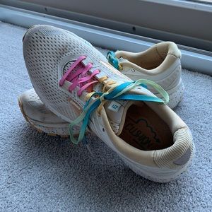 Brooks Ghost 12